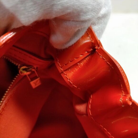 Louis Vuitton LV Hand Bag Wilshire PM Red Vernis 600-052225 - Picture 13 of 14